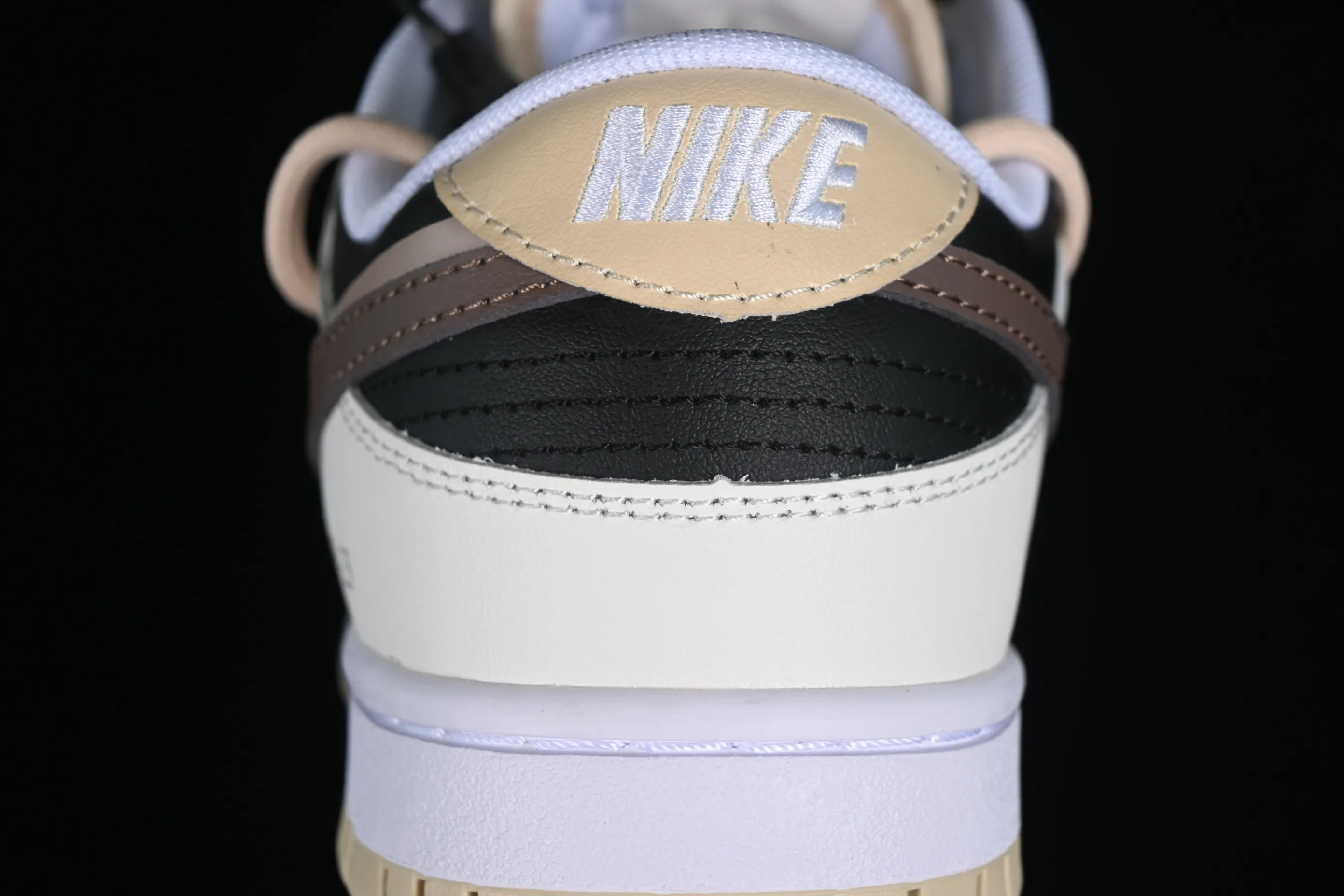 All categories Nk SB Dunk series Nk SB Dunk Low low-top sneakers Nk Dunk Low chestnut letters high street black and brown deconstruction SB strap low-top casual sneakers DV0831-003